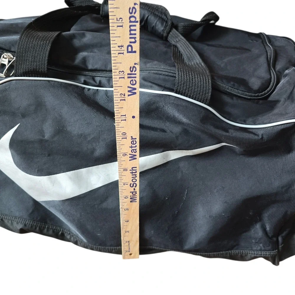 Nike Brasilia Medium Training Duffel Bag Black White Swoosh Gym‎ Travel Bag